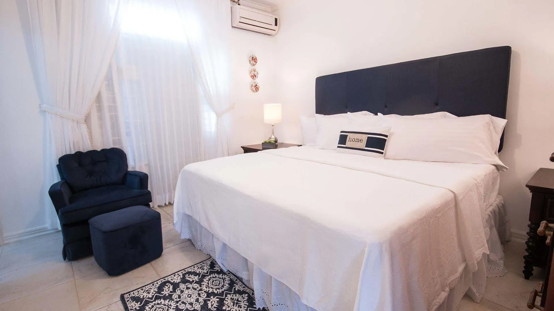Cattleya'S New Kingston Guest Apartment